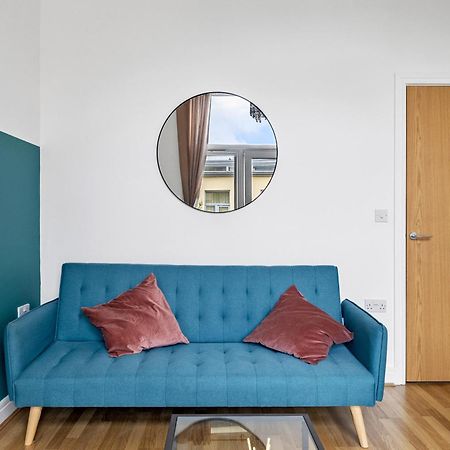 Spacious House By Quay - Sleeps 7 - Free Parking Plymouth Exterior photo