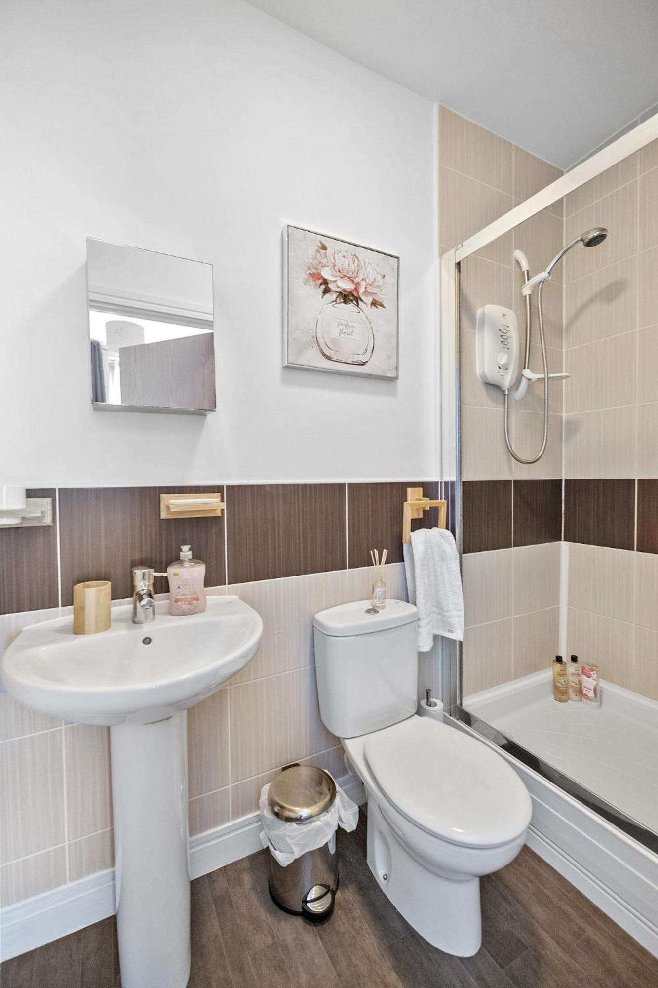 Spacious House By Quay - Sleeps 7 - Free Parking Plymouth Exterior photo
